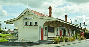 Old Papatoetoe Railway Station (14083645241)