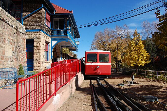 Pikes-Peak-Cog-Railway Manitou-Springs Train 2012-10-21