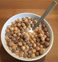 Reese's Puffs – Sweet and crunchy corn puffs, with milk.jpg