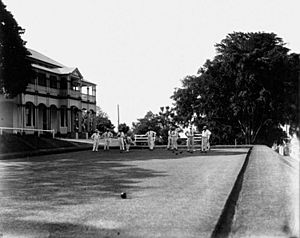 StateLibQld 1 184755 Playing bowls on the lawn at Garowie, Ipswich, 1926