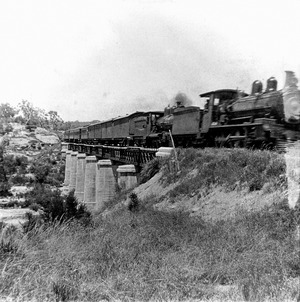 Steam train crossing the railway bridge at Quart Pot Creek Stanthorpe 1917f