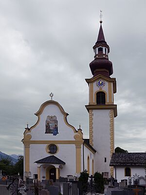 Völs, die Alte Pfarrkirche heilige Jodok und Lucia mit Friedhof Dm64946 foto5 2017-07-31 12.00