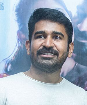 Vijay Antony and Arjun at the ‘Kolaigaran’ Press Meet (cropped).jpg
