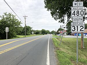 2022-06-23 18 44 33 View south along Maryland State Route 312 and west along Maryland State Route 480 (Sixth Street) at Central Avenue in Ridgely, Caroline County, Maryland