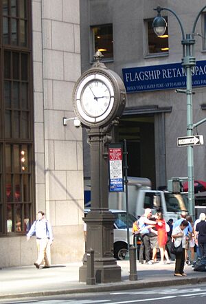 522 Fifth Av clock jeh