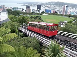 Cable Car, Wellington, Nueva Zelanda - panoramio (1).jpg