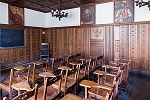Cathedral of Learning Yugoslav Classroom (16829379065)