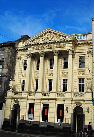 Classic Architecture (geograph 2329766)