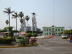 Comalcalco.Iglesia y Palacio
