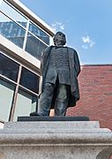 Dr. Samuel Smith Statue 08