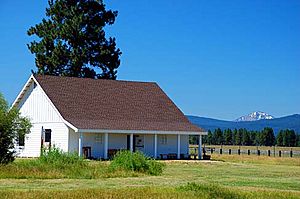 Fort Klamath Guard House (Klamath County, Oregon scenic images) (klaDA0019)