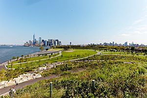 Governors Island (36045954543)