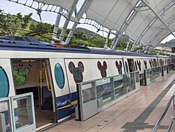 HK MTR DisneyResortLine Sunny Bay platform trains