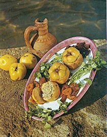 Heyva dolması Azerbaijani cuisine
