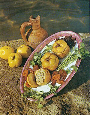 Heyva dolması Azerbaijani cuisine