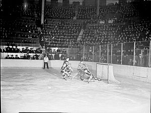 Hockey. Chicago & Canadiens BAnQ P48S1P02510