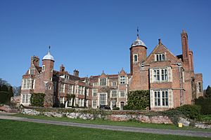Kentwell 01
