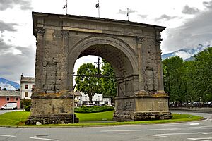 L'altra faccia dell'Arco di Augusto