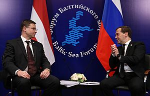 Ministru prezidents Valdis Dombrovskis tiekas ar Krievijas premjerministru Dmitriju Medvedevu (8622388984)