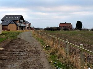 Path at the westernmost edge of The Rings - geograph.org.uk - 1095860