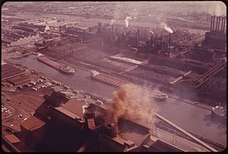 RIVER ROUGE PLANT OF THE FORD MOTOR COMPANY COVERS 1200 ACRES OF LAND IN DEARBORN - NARA - 549725