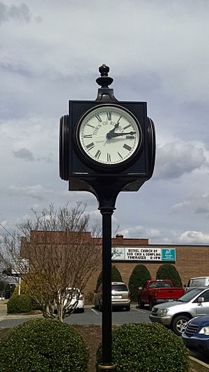  Robbins NC Clock
