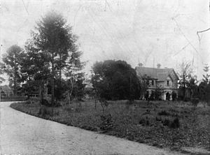 StateLibQld 1 114104 Kedron Lodge, a Kalinga residence, ca. 1914