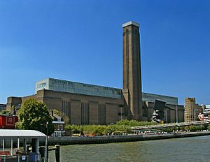 Tate Modern viewed from Thames Pleasure Boat - geograph.org.uk - 307445