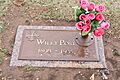 Wiley Post gravestone