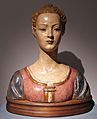 Antonio del pollaiolo (attr.), ritratto di gentildonna, 1460-65 ca., legno dipinto con dorature, 45x41x23 cm, coll. priv. 01