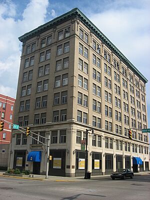 Building in the Wabash Avenue-East HD