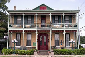 Comal hotel 2012