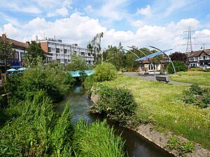 Cray Gardens, Crayford