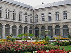Hôpital Orléans Porte Madeleine 01