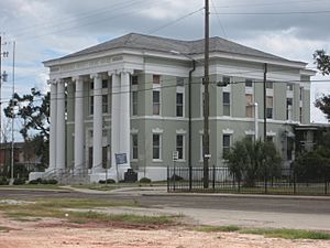 Hancock County courthouse in Bay St. Louis