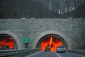 Heros Tunnel