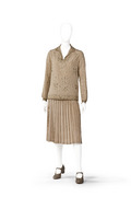 KLÄNNING Av rosabeige siden, tvådelad med blus och kjol. Tillhört Irma von Geijer - Hallwylska museet - 89130