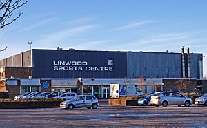Linwood Sports Centre (geograph 2229108)