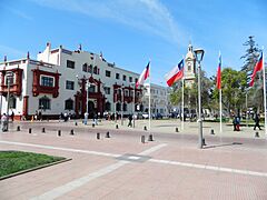 Los tribunales de justicia, La Catedral y la Plaza de armas