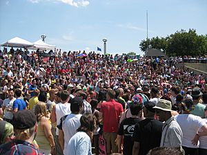 Motor City Pride 2011 - crowd - 051