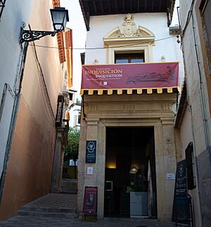 Palacio de los Olvidados en Granada 01 (cropped)