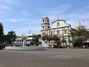 Roxas city proper, fountain, city hall, cathedral, Rizal Street (Roxas, Capiz; 10-19-2022)