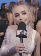 Sabrina Carpenter VMA 2018