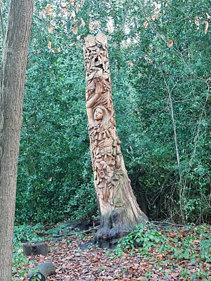 The Lady of the Woods Sculpture, Lesnes Abbey Woods (01)