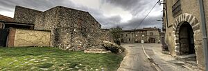 Torroella de Fluvià - Recinte fortificat de Vilacolum