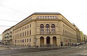 Uniwersytet Artystyczny w Poznaniu - panoramio