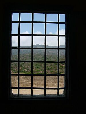 Vista da una grata del carcere dell'Asinara