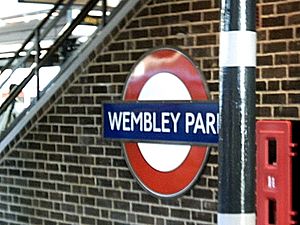 Wembley Park platform3