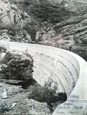 Alturas (Sherwood) Dam in 1907.jpg