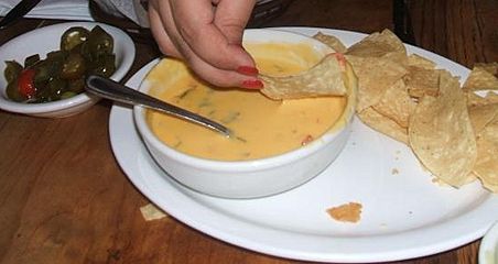 Chili con queso (cropped)